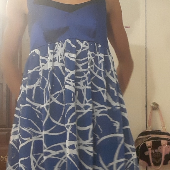 Dress - Picture 2 of 2